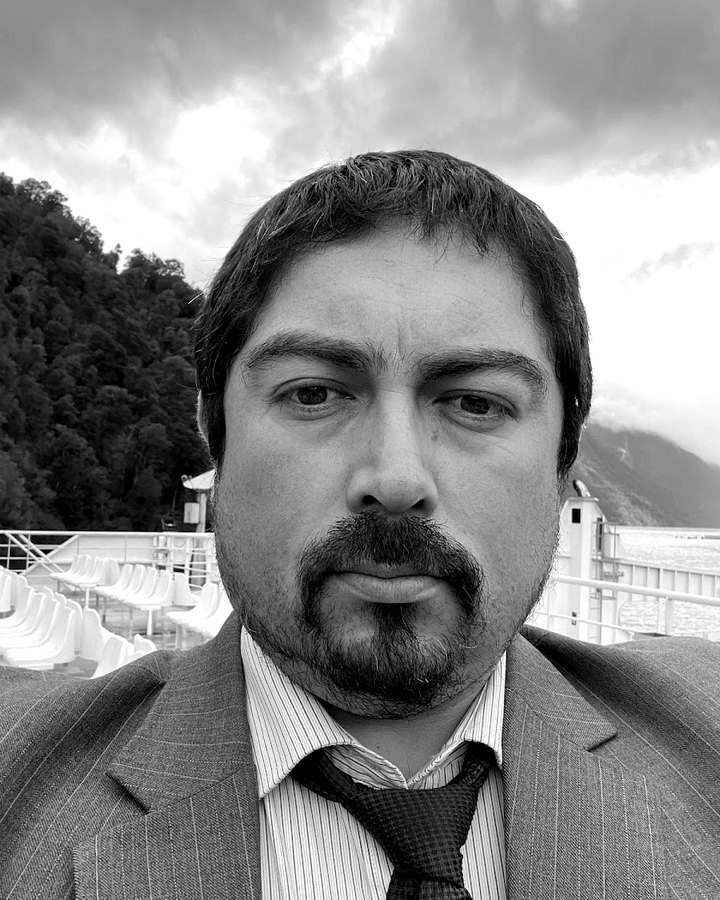 Retrato de Albert Aquiles Sánchez Carrasco, abogado · socio fundador de TDefiende.cl