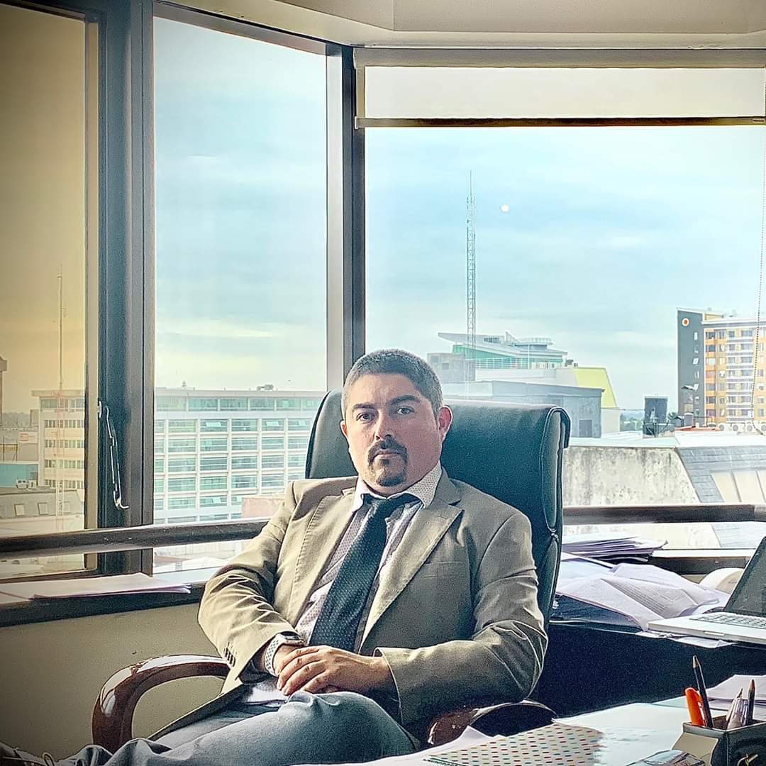 Oficina del estudio con vista a la ciudad de Temuco